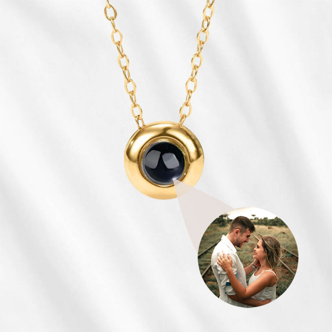 circle projection necklace