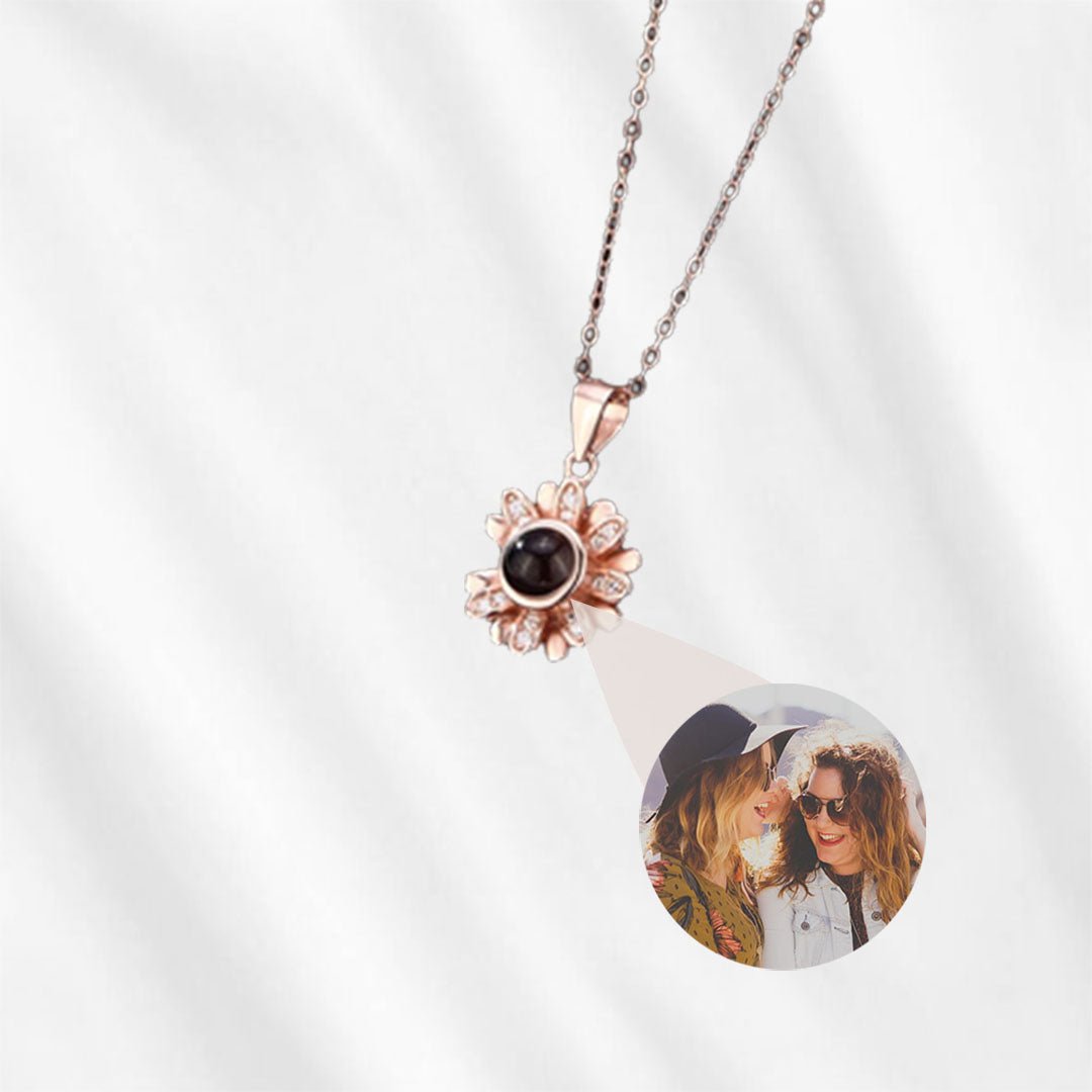 projection necklace daisy 2 367158